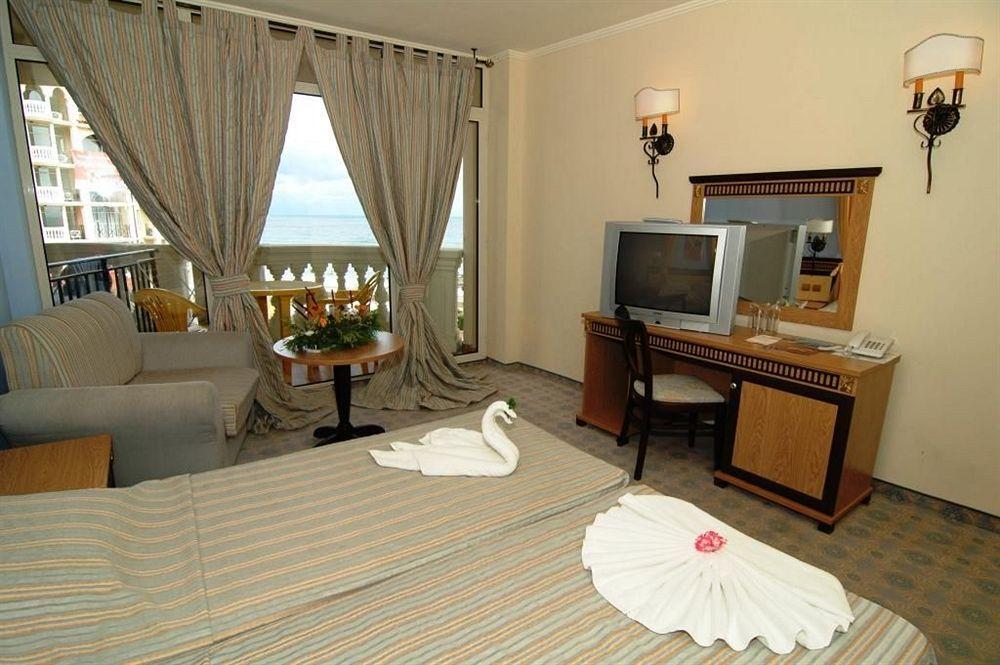 Andalucia Beach Hotel - All Inclusive Elenite Exterior foto