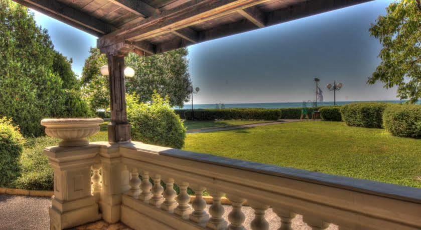 Andalucia Beach Hotel - All Inclusive Elenite Exterior foto
